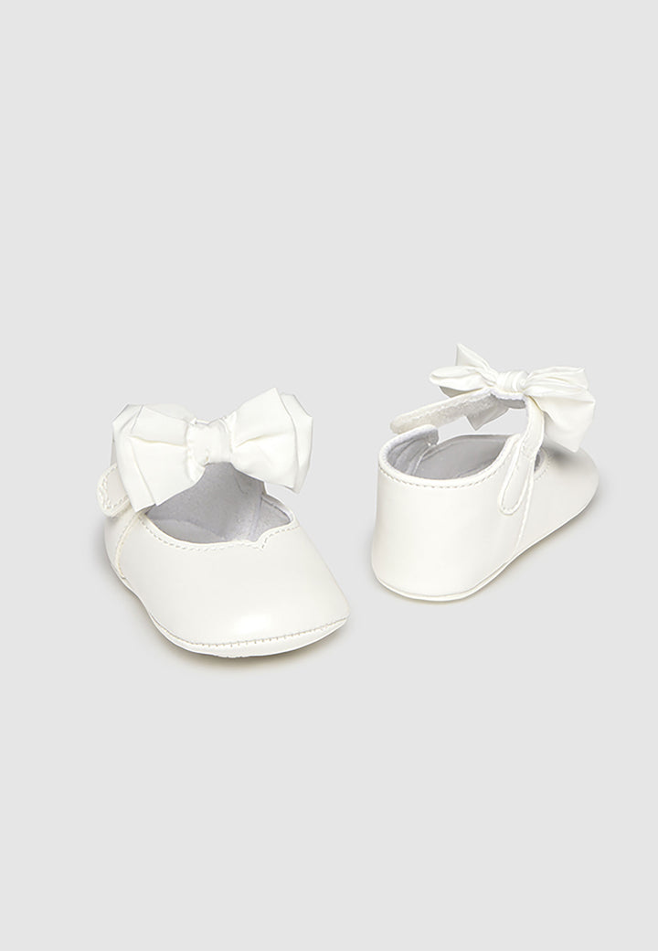 MAYORAL NEWBORN Scarpa culla MAYORAL NEWBORN da NEONATA - Ecrù