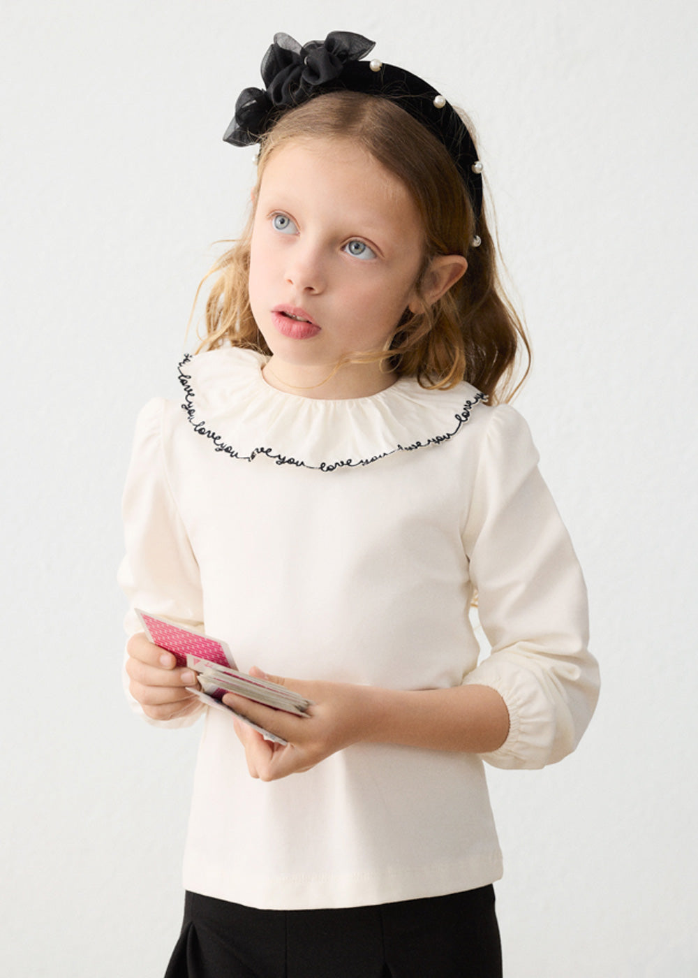 Blusa da bambina Mayoral 4149 bianca con profili neri - dettaglio 3