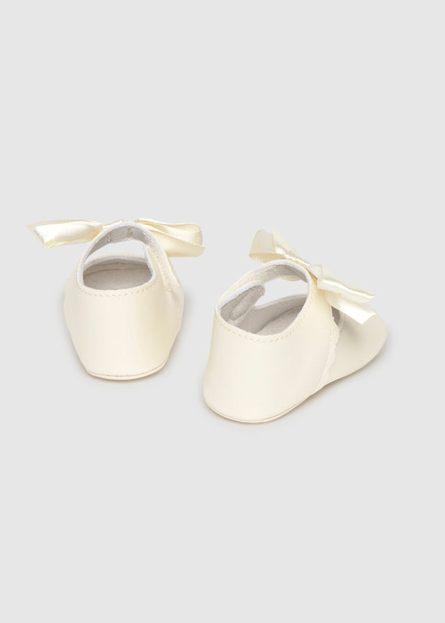 MAYORAL NEWBORN Scarpa culla MAYORAL NEWBORN da NEONATA - Ecrù