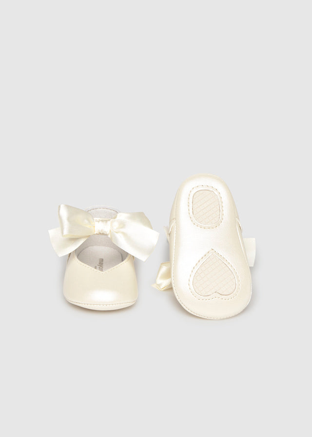 MAYORAL NEWBORN Scarpa culla MAYORAL NEWBORN da NEONATA - Ecrù