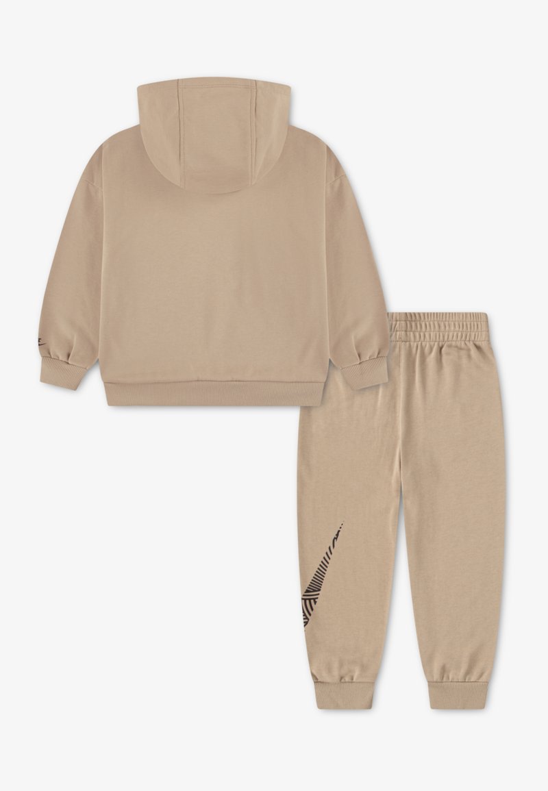 NIKE Tuta NIKE da BAMBINO - Beige